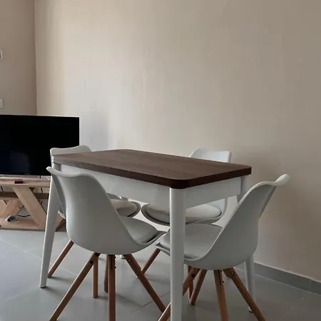 Fly Golem Apartment *
